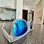 Apartment Neon 2 - Fast Wifi 70'tv Netflix Hbo Max Appletv+