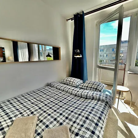 Neon 2 - Fast Wifi 70'tv Netflix Hbo Max Appletv+ * Warsaw