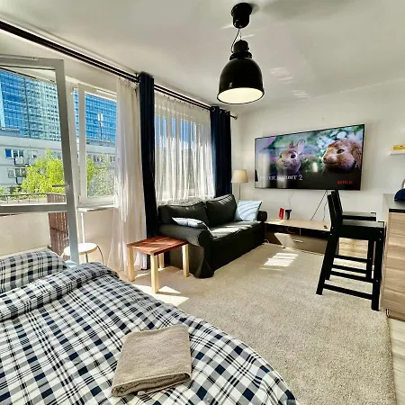 Apartment Neon 2 - Fast Wifi 70'tv Netflix Hbo Max Appletv+ Warsaw