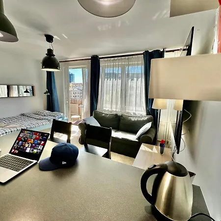 Apartment Neon 2 - Fast Wifi 70'tv Netflix Hbo Max Appletv+ Warsaw