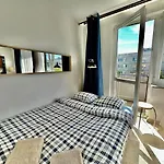 Neon 2 - Fast Wifi 70'tv Netflix Hbo Max Appletv+ * Warszawa