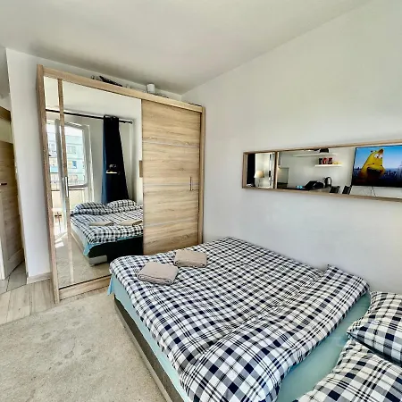 Neon 2 - Fast Wifi 70'tv Netflix Hbo Max Appletv+ Apartamento Varsovia