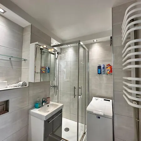 Neon 2 - Fast Wifi 70'tv Netflix Hbo Max Appletv+ Varšava