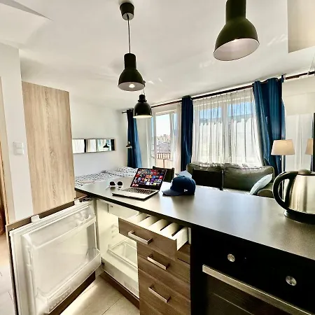 Neon 2 - Fast Wifi 70'tv Netflix Hbo Max Appletv+