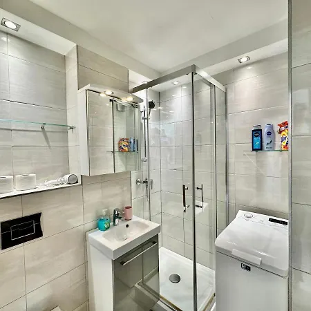 Neon 2 - Fast Wifi 70'tv Netflix Hbo Max Appletv+ Varsovia